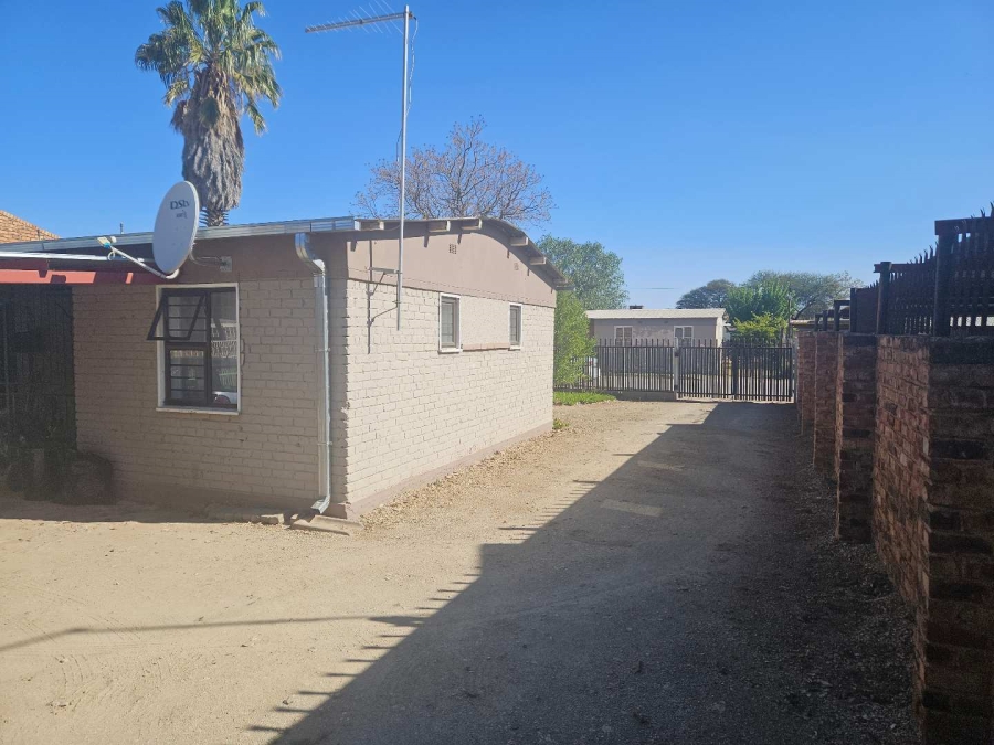 2 Bedroom Property for Sale in Floors Northern Cape